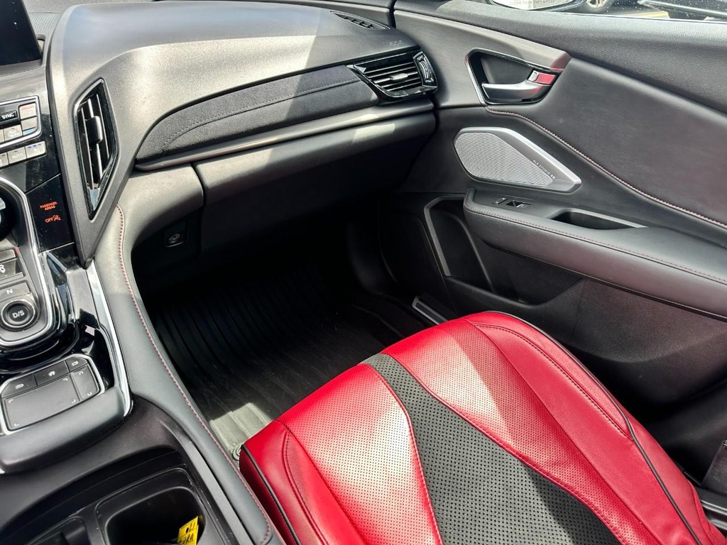 Acura RDX Vehicle Full-screen Gallery Image 16