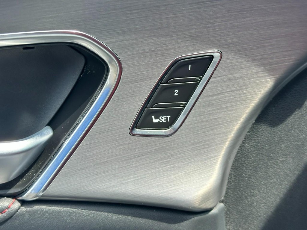 Acura RDX Vehicle Full-screen Gallery Image 18