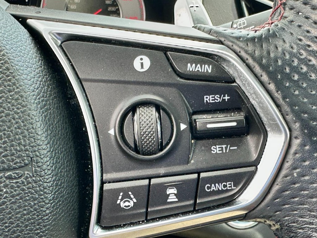 Acura RDX Vehicle Full-screen Gallery Image 21