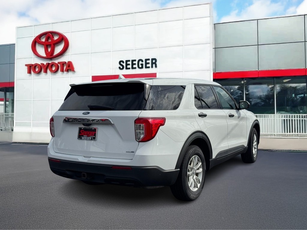 Ford Explorer Vehicle Full-screen Gallery Image 03