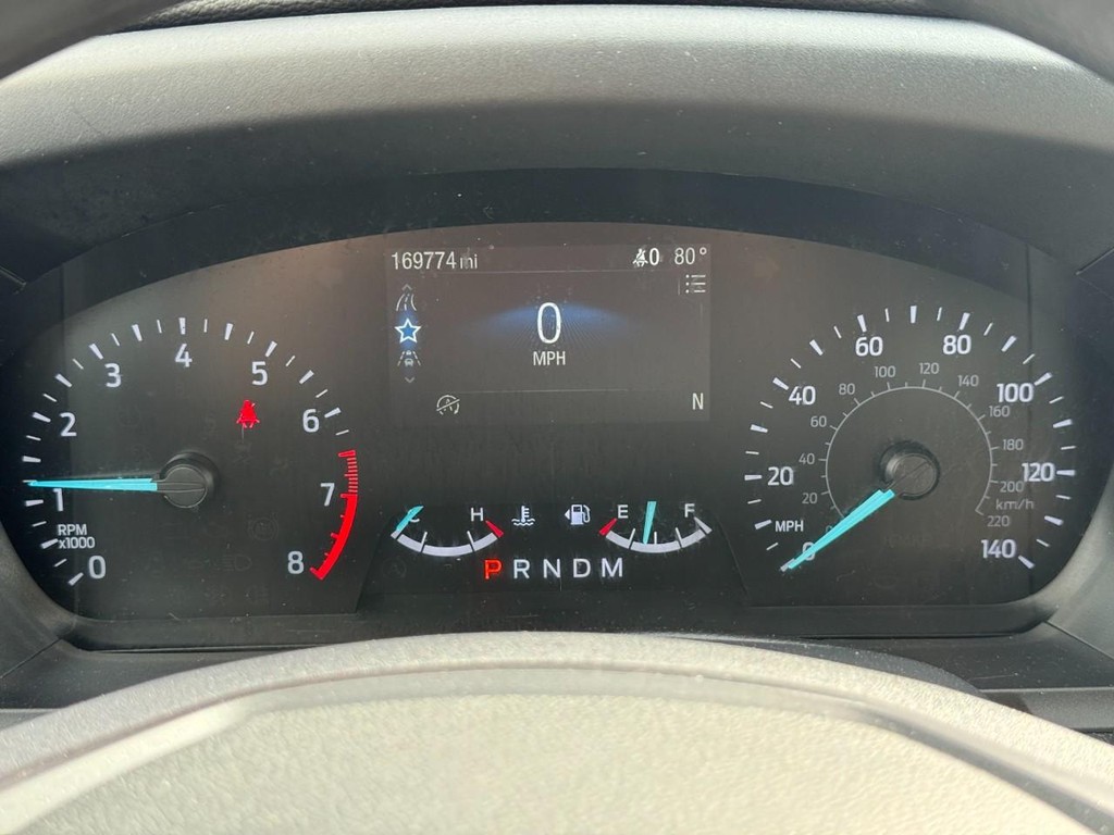 Ford Explorer Vehicle Full-screen Gallery Image 19