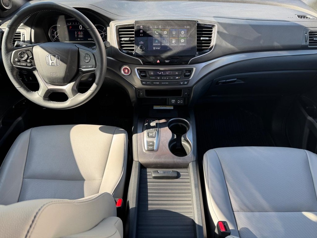 Honda Passport Vehicle Full-screen Gallery Image 11