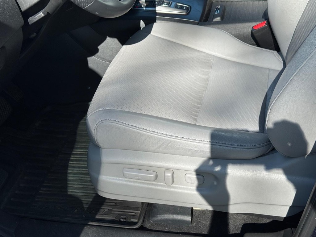 Honda Passport Vehicle Full-screen Gallery Image 16