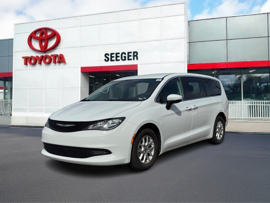 Chrysler Voyager Vehicle Full-screen Gallery Image 07