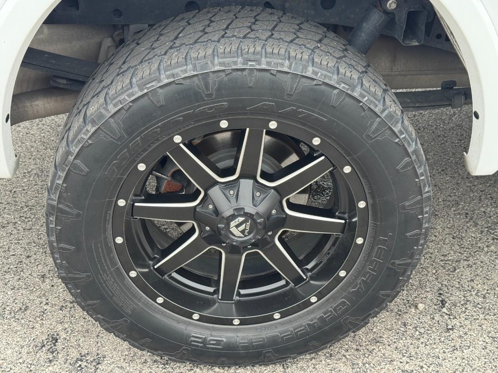 Ford F-150 Vehicle Full-screen Gallery Image 08