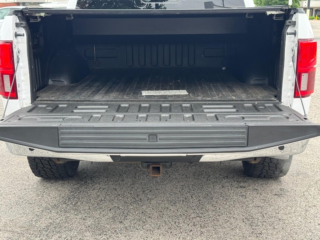 Ford F-150 Vehicle Full-screen Gallery Image 09