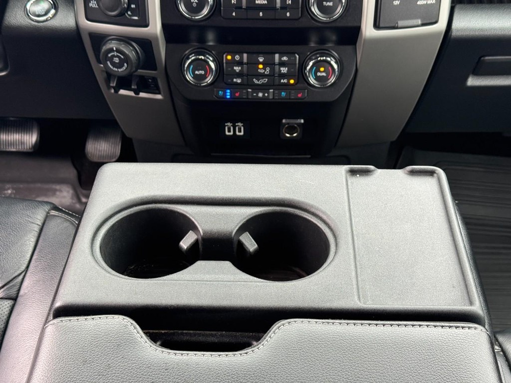 Ford F-150 Vehicle Full-screen Gallery Image 14