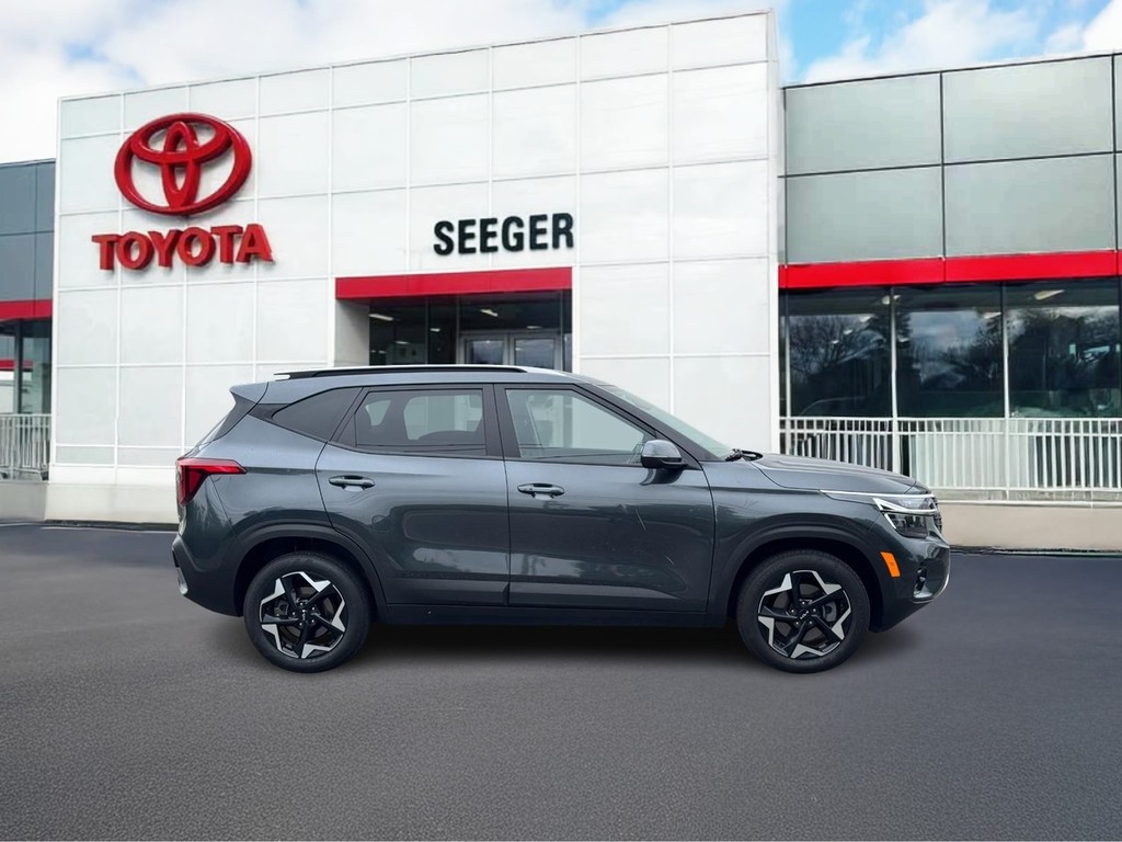 Kia Seltos Vehicle Full-screen Gallery Image 02