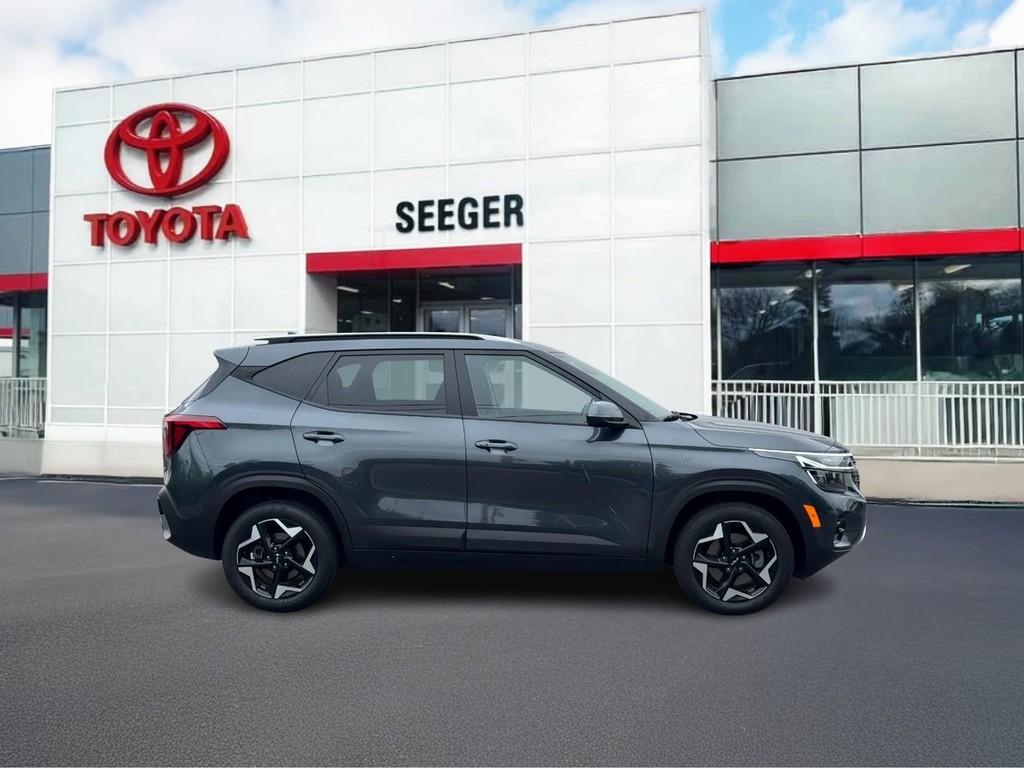 Kia Seltos Vehicle Full-screen Gallery Image 03