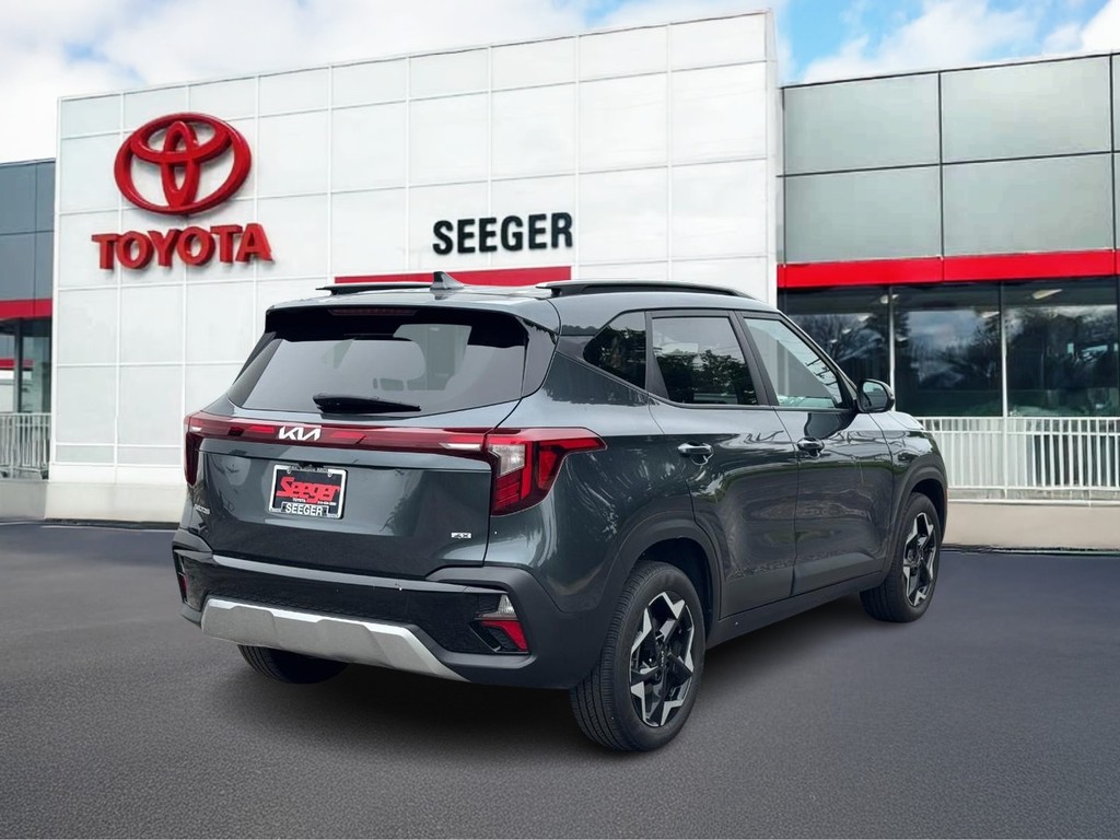 Kia Seltos Vehicle Full-screen Gallery Image 04