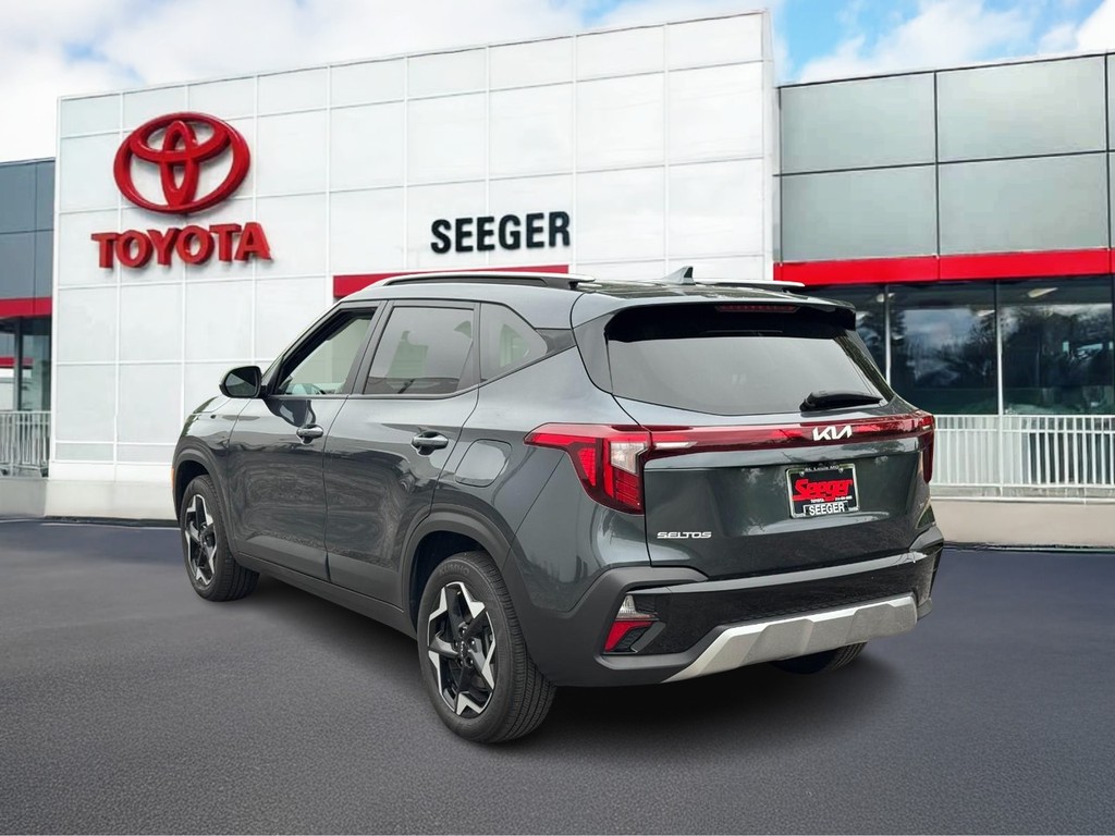 Kia Seltos Vehicle Full-screen Gallery Image 06