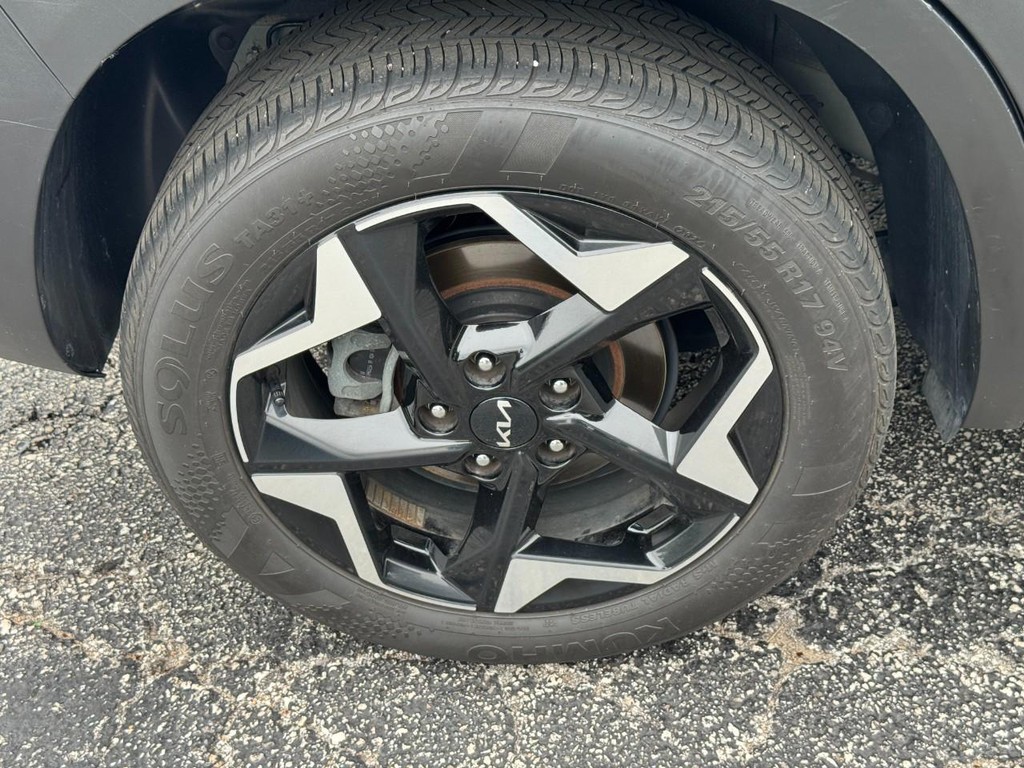 Kia Seltos Vehicle Full-screen Gallery Image 11