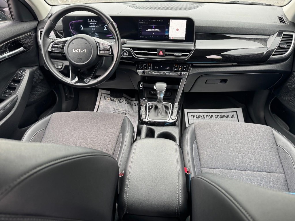 Kia Seltos Vehicle Full-screen Gallery Image 12