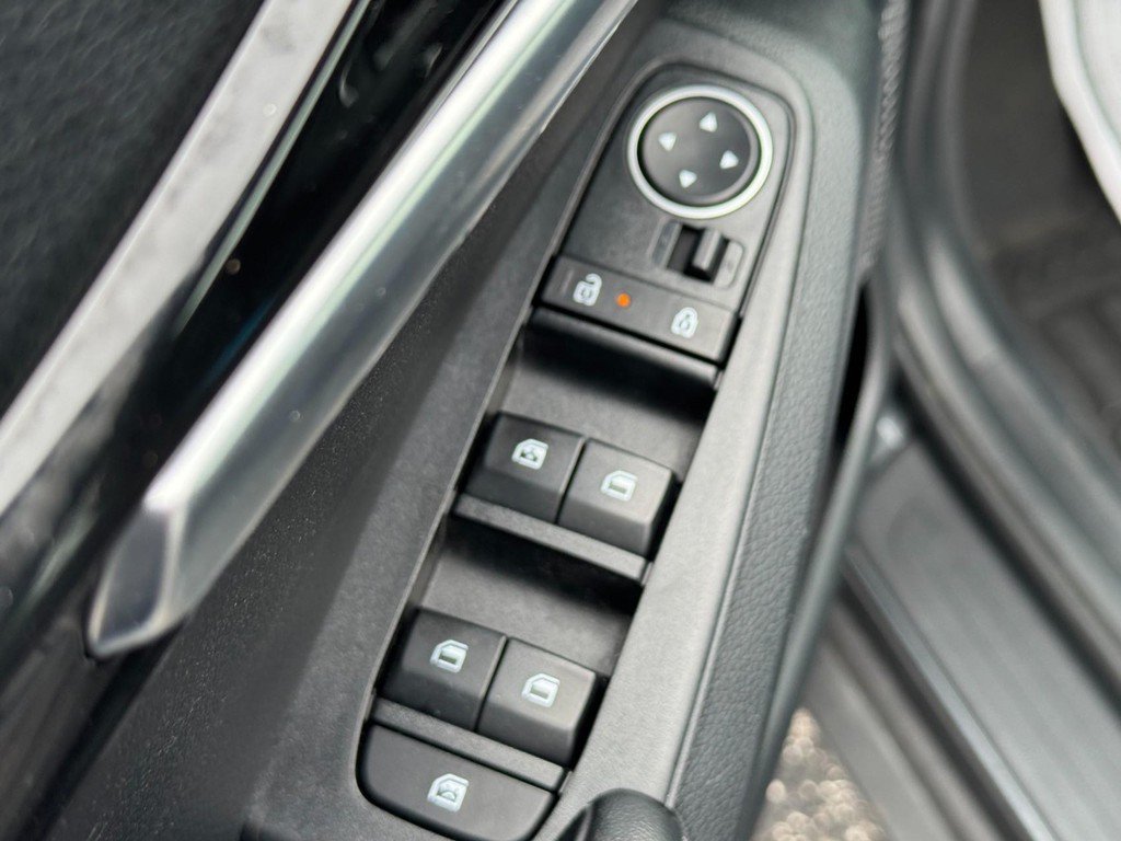 Kia Seltos Vehicle Full-screen Gallery Image 16