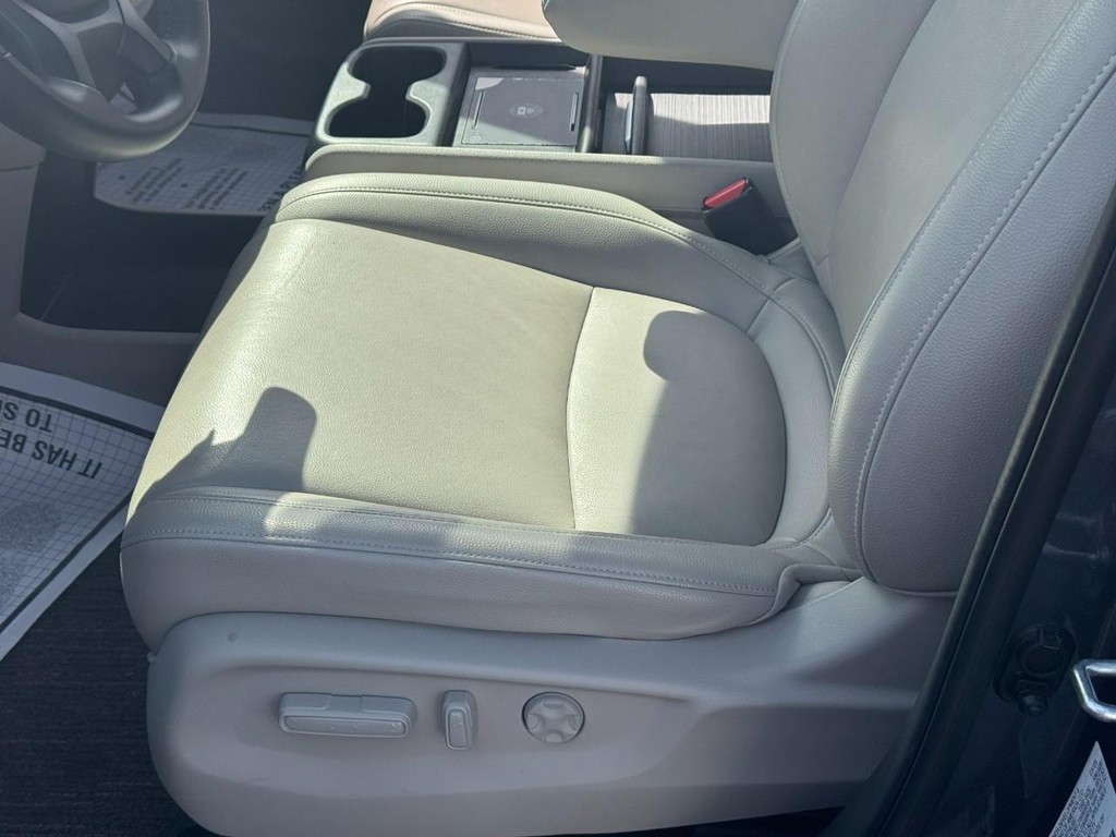Honda Odyssey Vehicle Full-screen Gallery Image 18