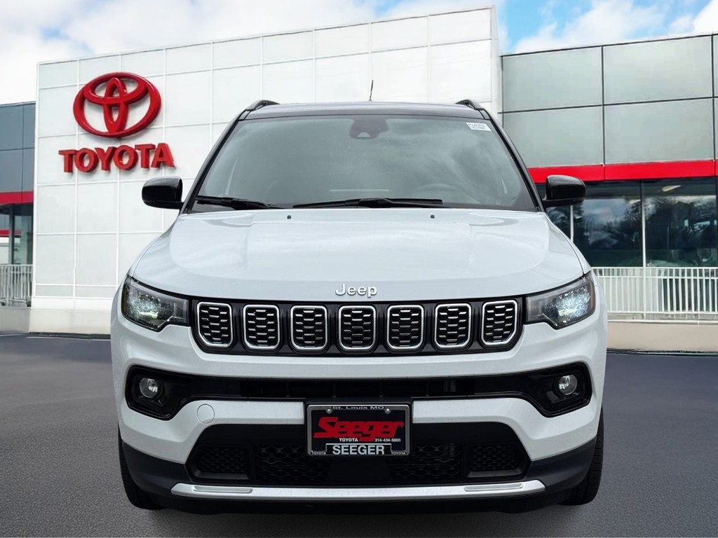 Jeep Compass Vehicle Full-screen Gallery Image 10