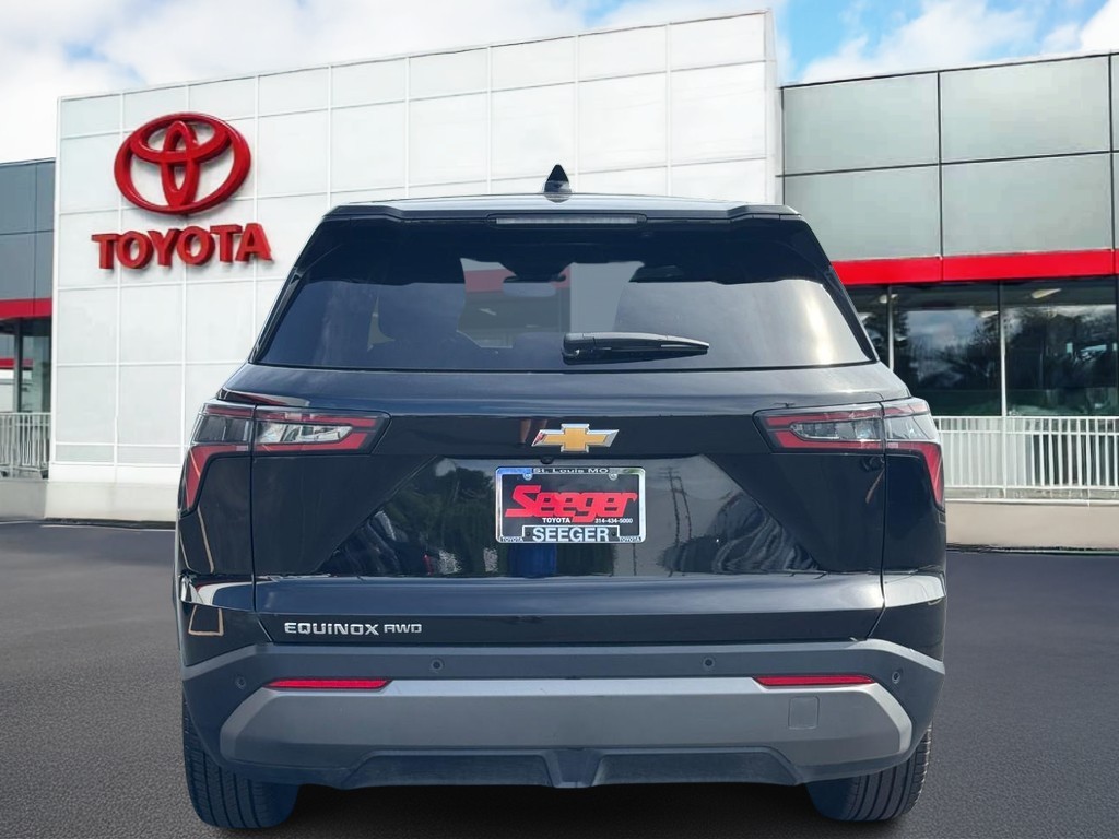 Chevrolet Equinox Vehicle Full-screen Gallery Image 05
