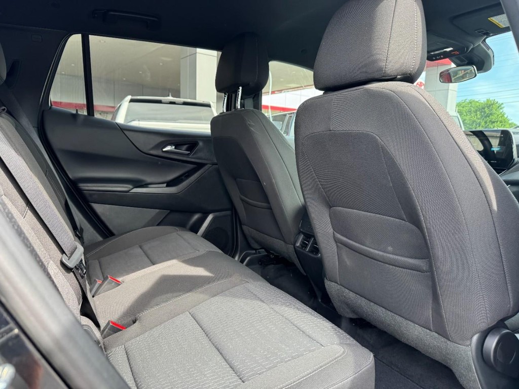 Chevrolet Equinox Vehicle Full-screen Gallery Image 10