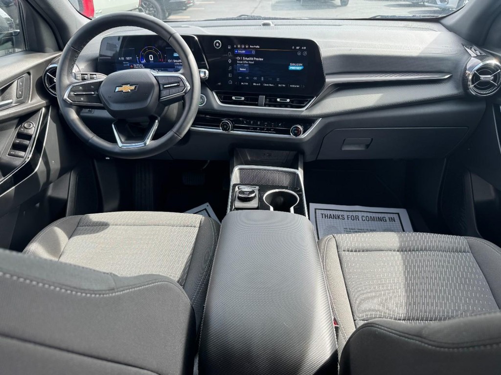Chevrolet Equinox Vehicle Full-screen Gallery Image 11
