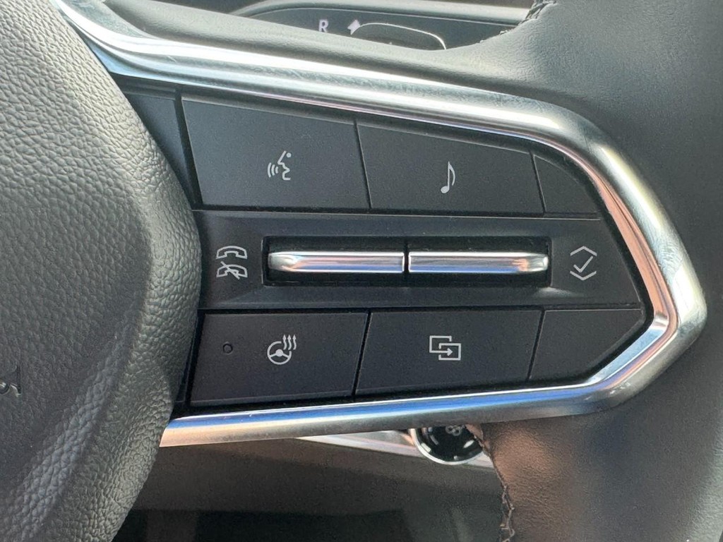 Chevrolet Equinox Vehicle Full-screen Gallery Image 19