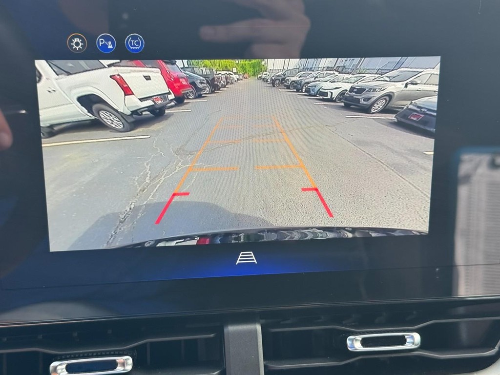 Chevrolet Equinox Vehicle Full-screen Gallery Image 22
