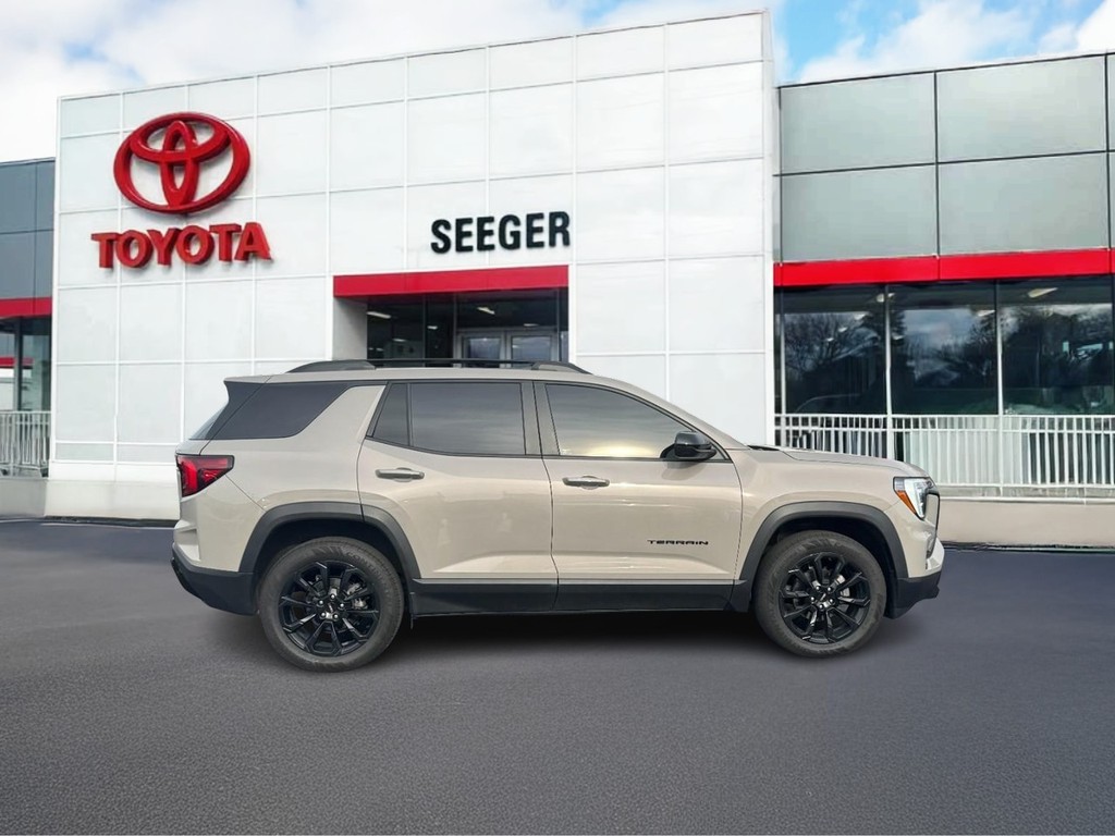GMC Terrain Vehicle Full-screen Gallery Image 02