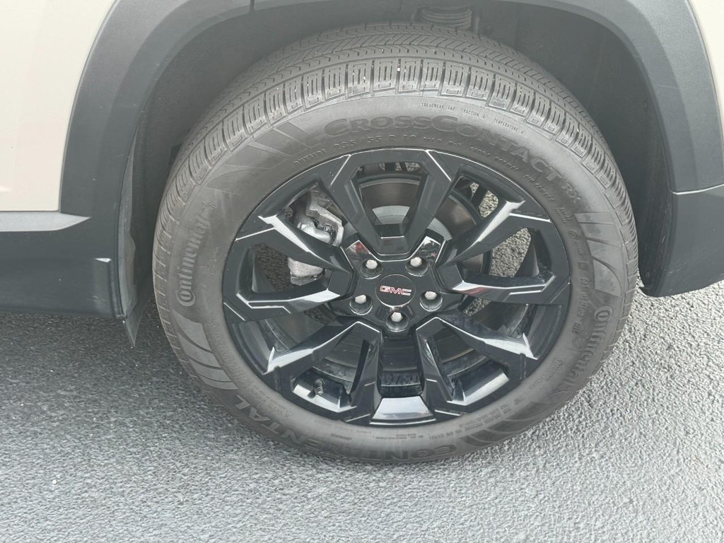 GMC Terrain Vehicle Full-screen Gallery Image 08