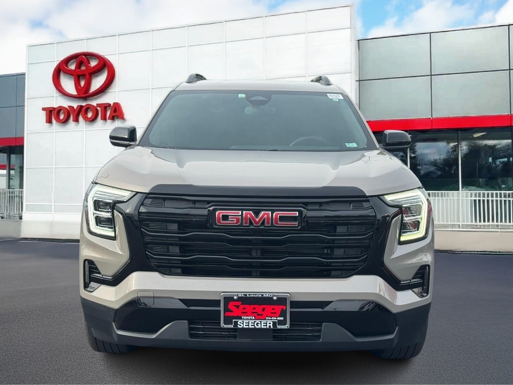 GMC Terrain Vehicle Full-screen Gallery Image 10