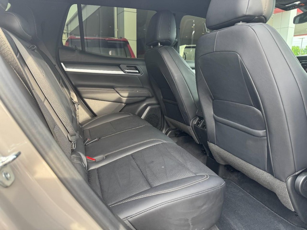 GMC Terrain Vehicle Full-screen Gallery Image 11