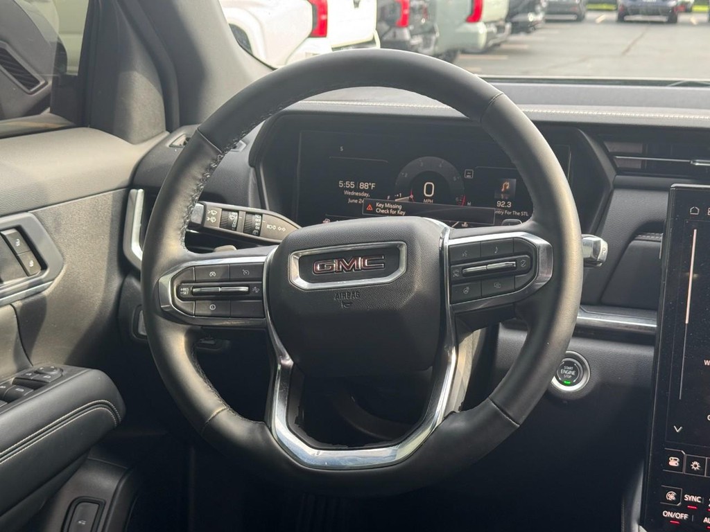 GMC Terrain Vehicle Full-screen Gallery Image 13