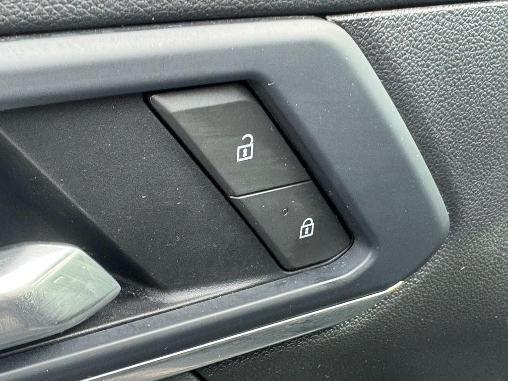 GMC Terrain Vehicle Full-screen Gallery Image 17