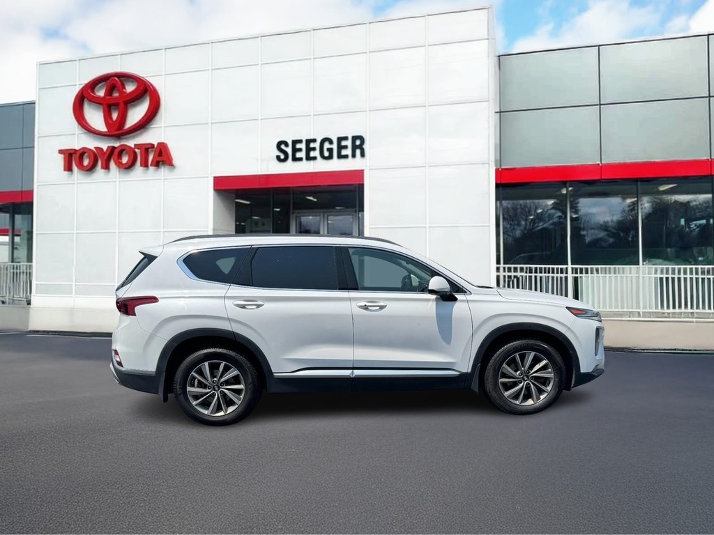 Hyundai Santa Fe Vehicle Full-screen Gallery Image 02