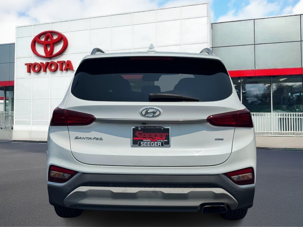 Hyundai Santa Fe Vehicle Full-screen Gallery Image 04