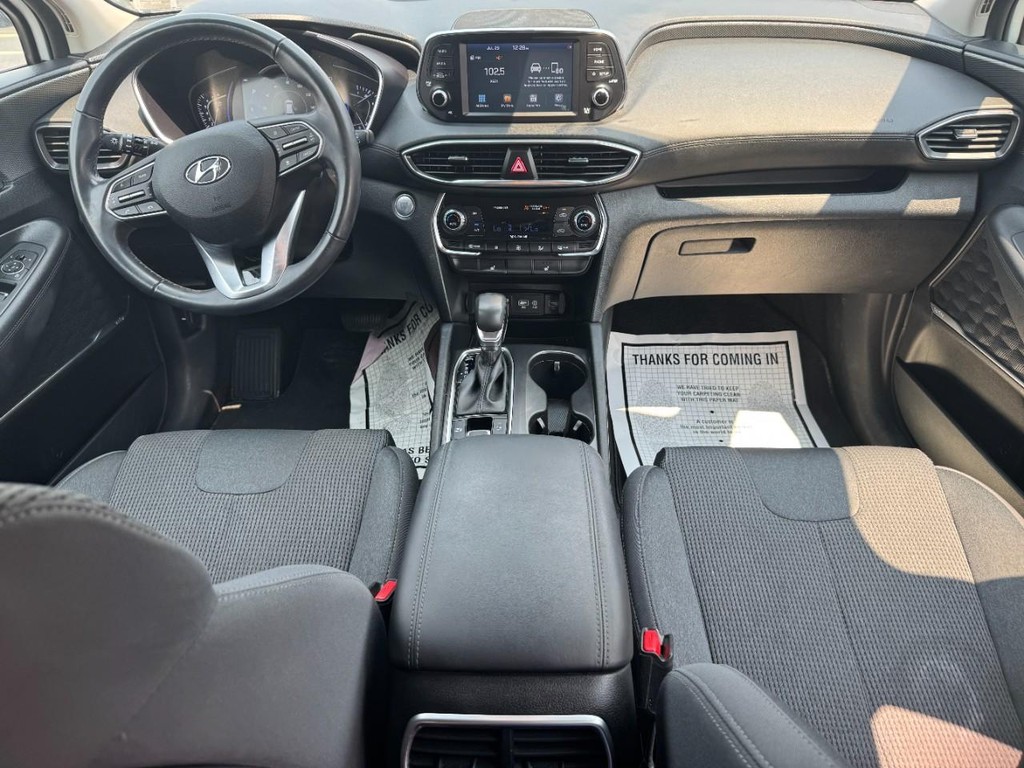 Hyundai Santa Fe Vehicle Full-screen Gallery Image 12