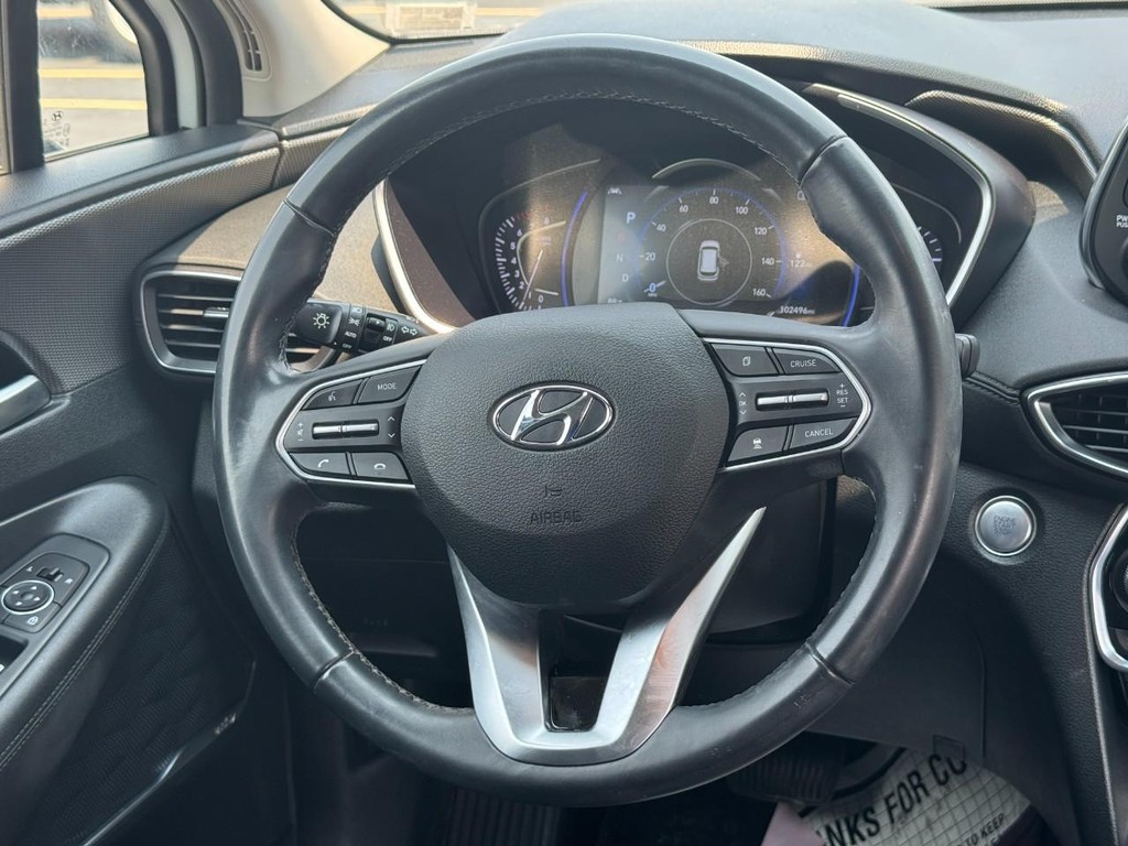 Hyundai Santa Fe Vehicle Full-screen Gallery Image 13