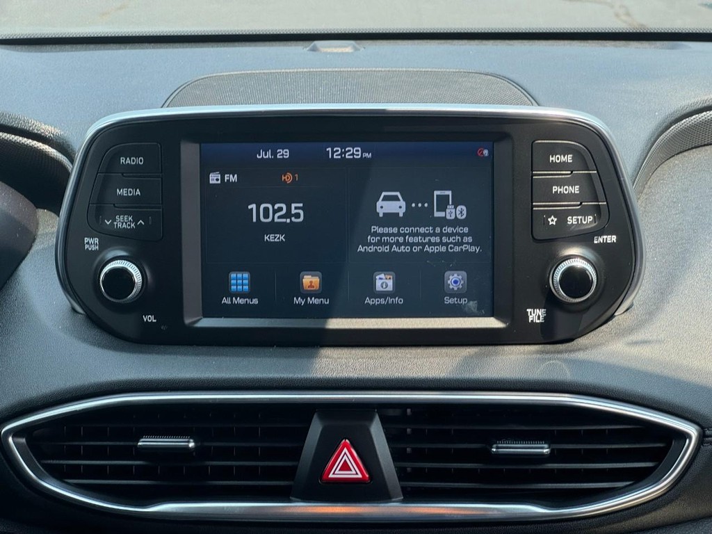 Hyundai Santa Fe Vehicle Full-screen Gallery Image 14