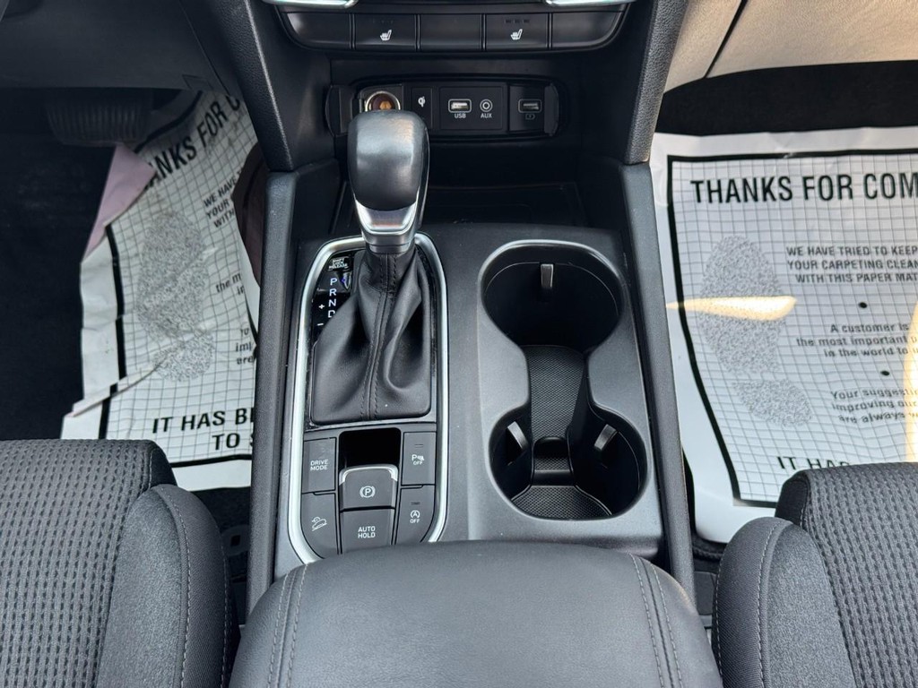 Hyundai Santa Fe Vehicle Full-screen Gallery Image 15