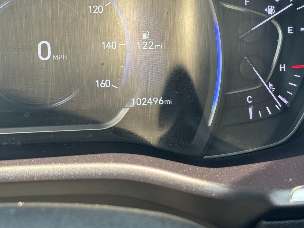 Hyundai Santa Fe Vehicle Full-screen Gallery Image 23