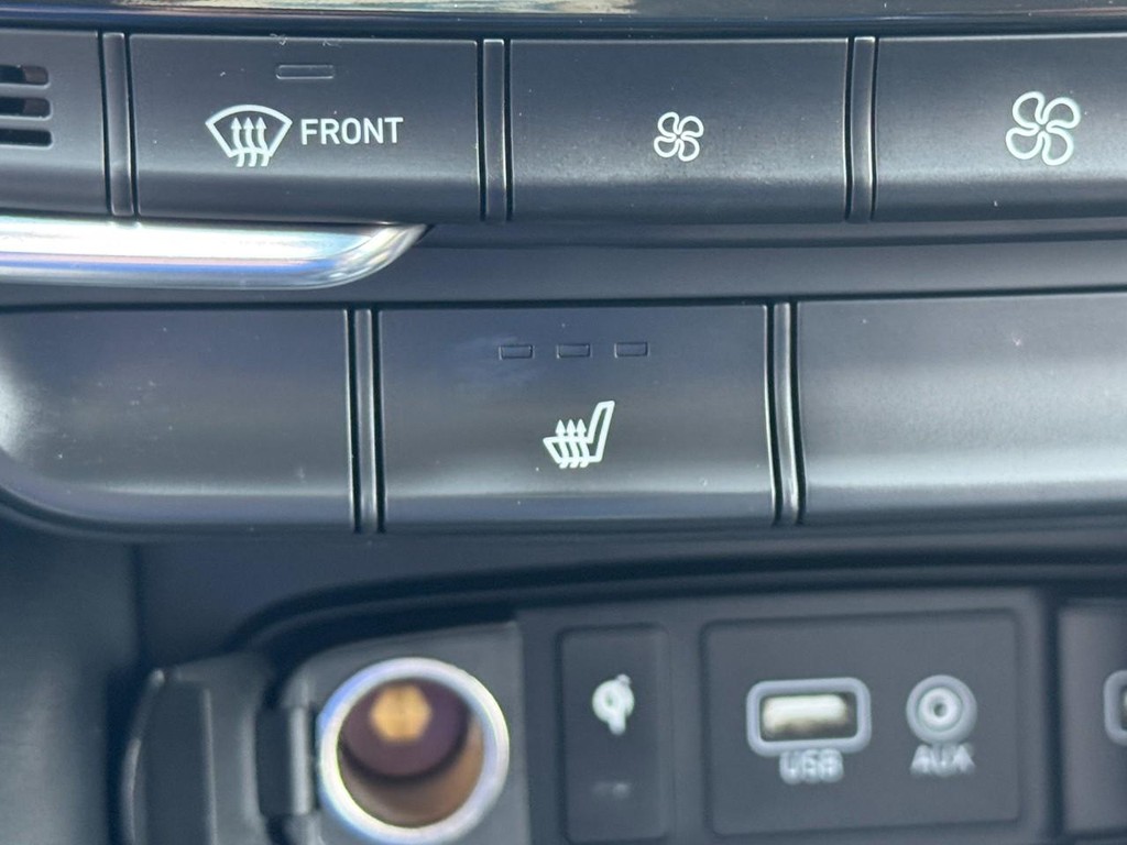 Hyundai Santa Fe Vehicle Full-screen Gallery Image 25