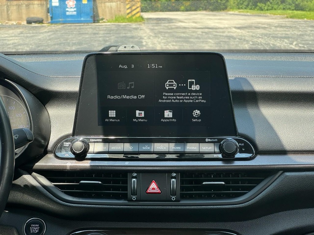 Kia Forte Vehicle Full-screen Gallery Image 14