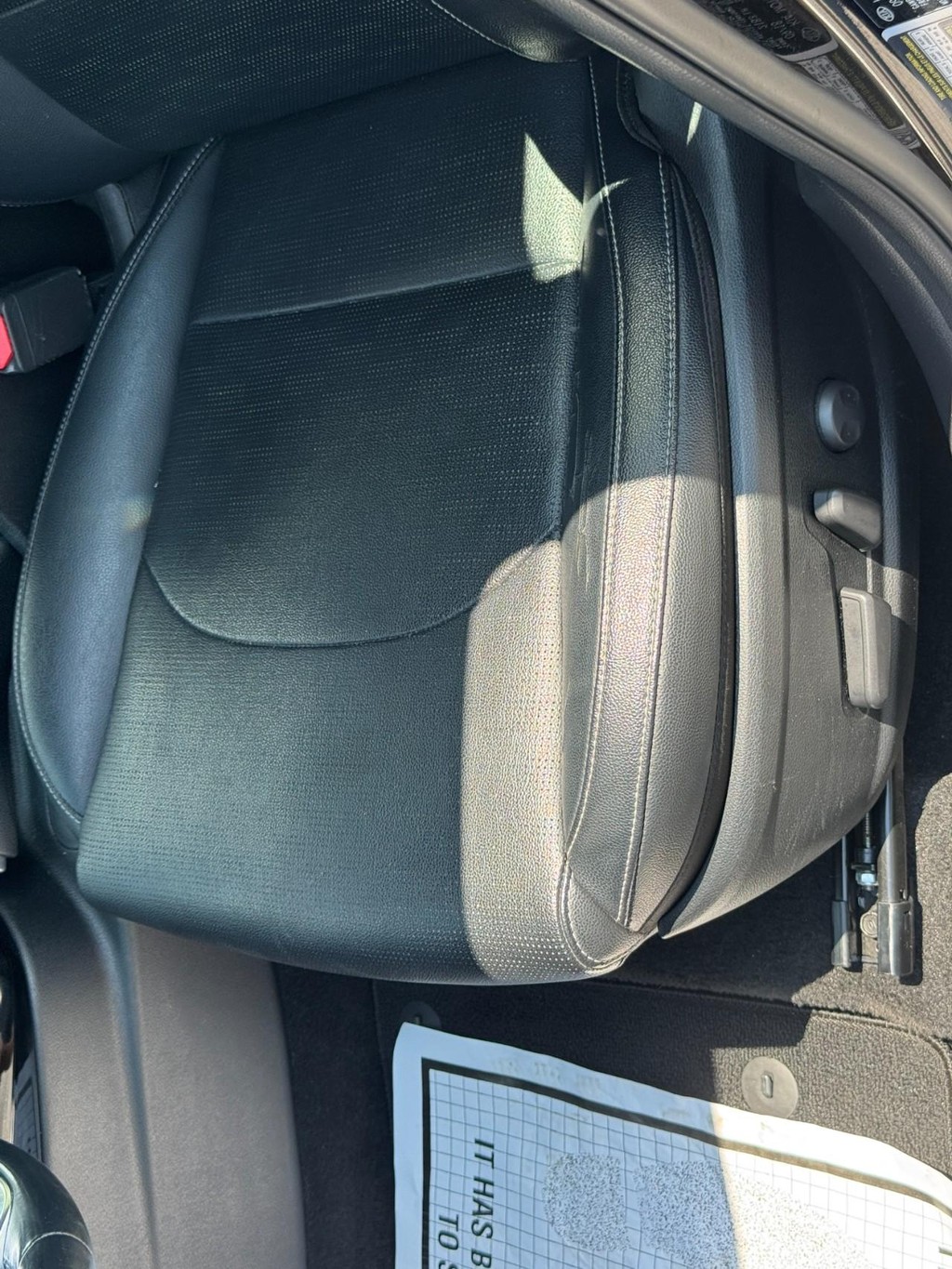 Kia Forte Vehicle Full-screen Gallery Image 17