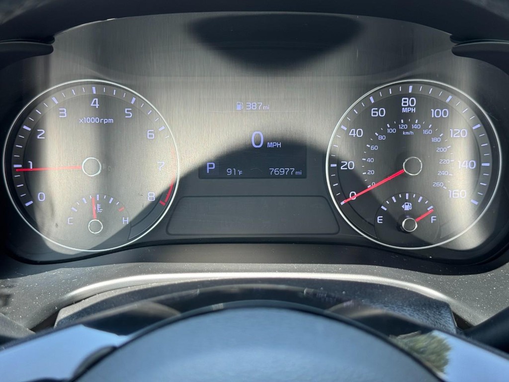 Kia Forte Vehicle Full-screen Gallery Image 21