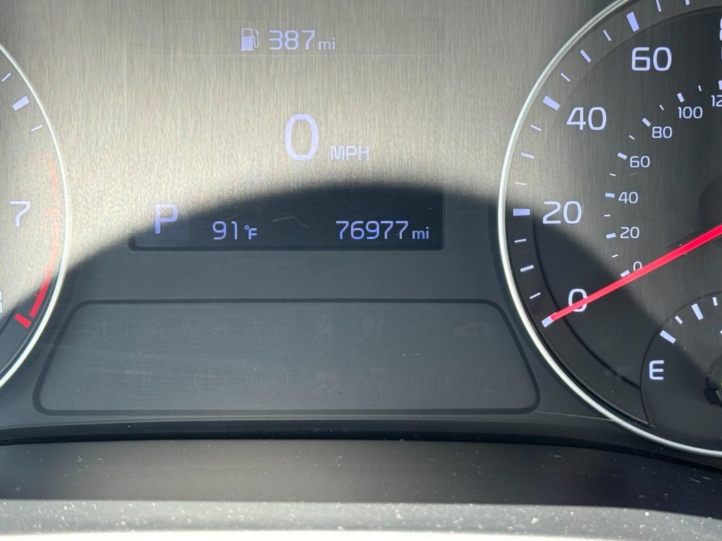 Kia Forte Vehicle Full-screen Gallery Image 22