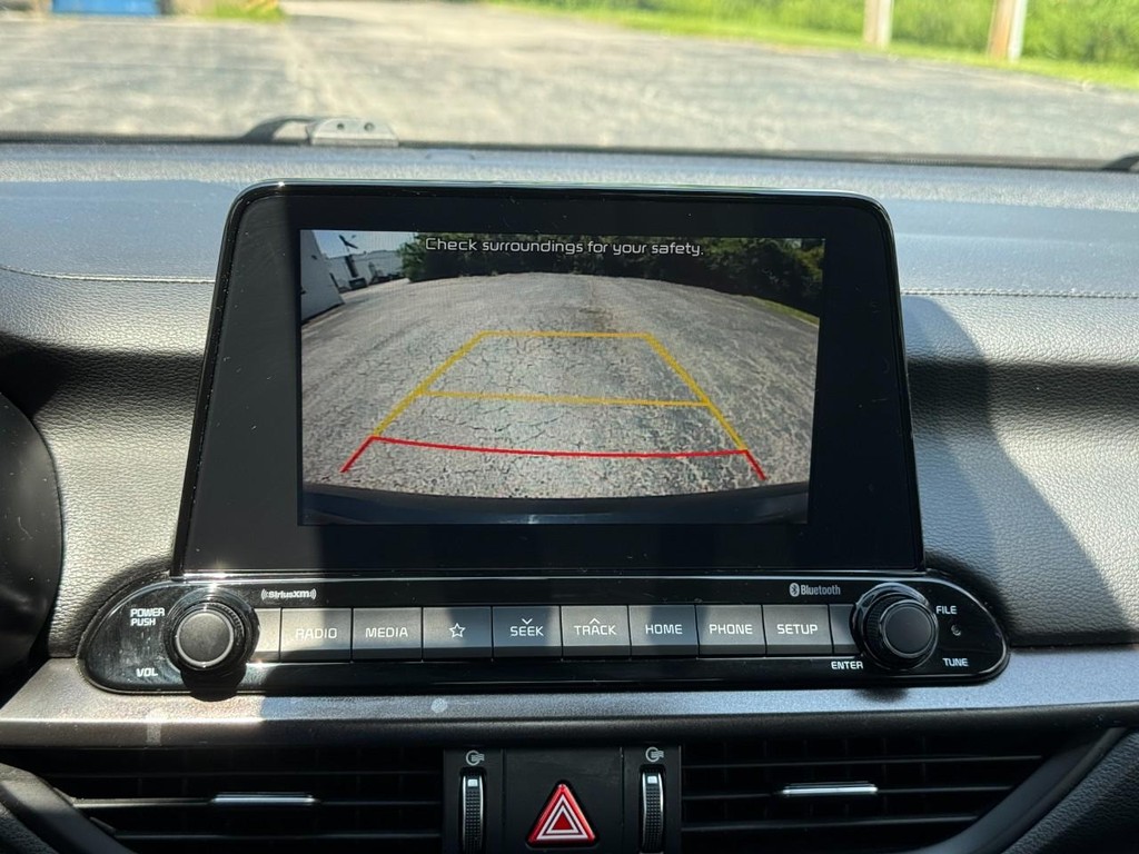 Kia Forte Vehicle Full-screen Gallery Image 23