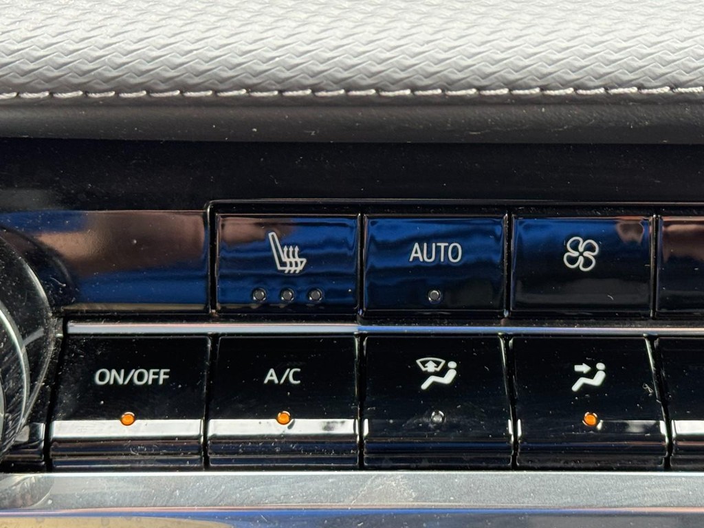 Chevrolet Equinox Vehicle Full-screen Gallery Image 23