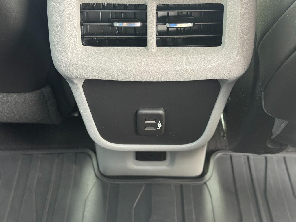 GMC Terrain Vehicle Full-screen Gallery Image 11