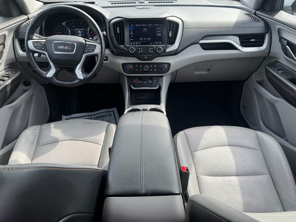 GMC Terrain Vehicle Full-screen Gallery Image 12