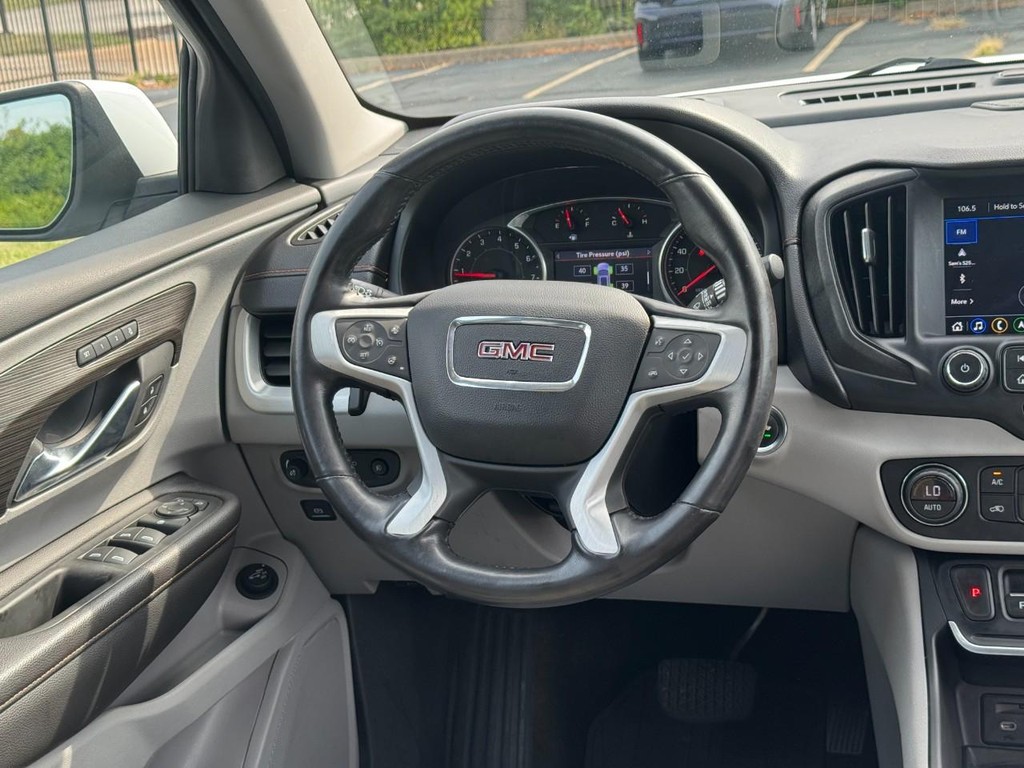 GMC Terrain Vehicle Full-screen Gallery Image 13