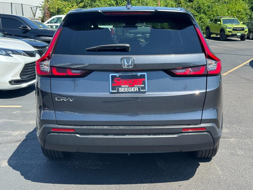Honda. CR-V Vehicle Full-screen Gallery Image 04