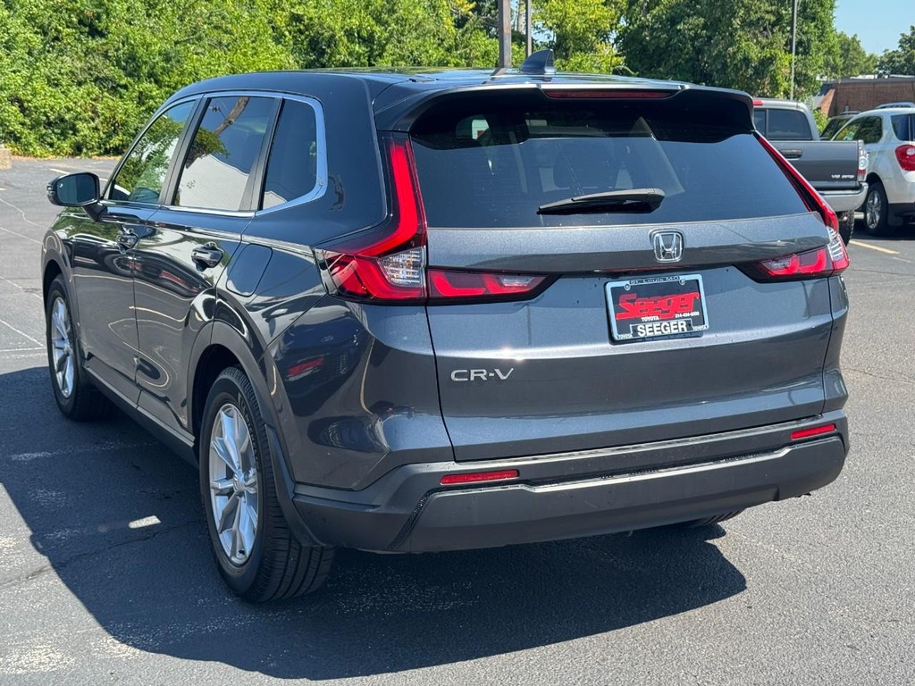 Honda. CR-V Vehicle Full-screen Gallery Image 06